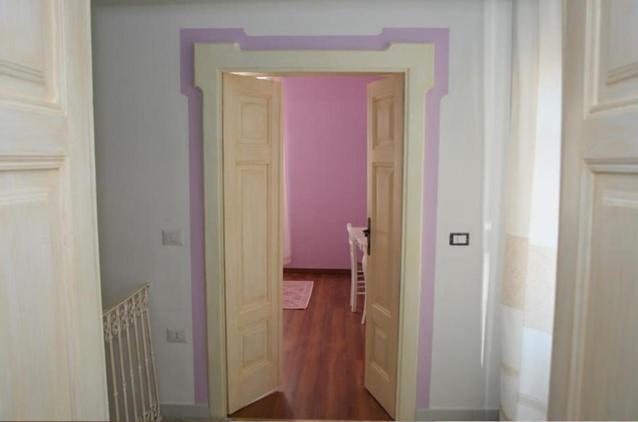 Guest House Le Gemelle Luras Extérieur photo